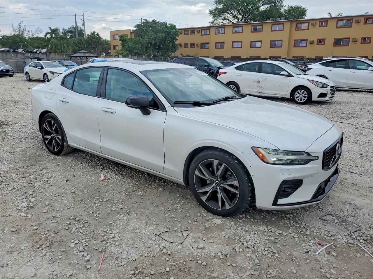 Volvo S60 Plus
