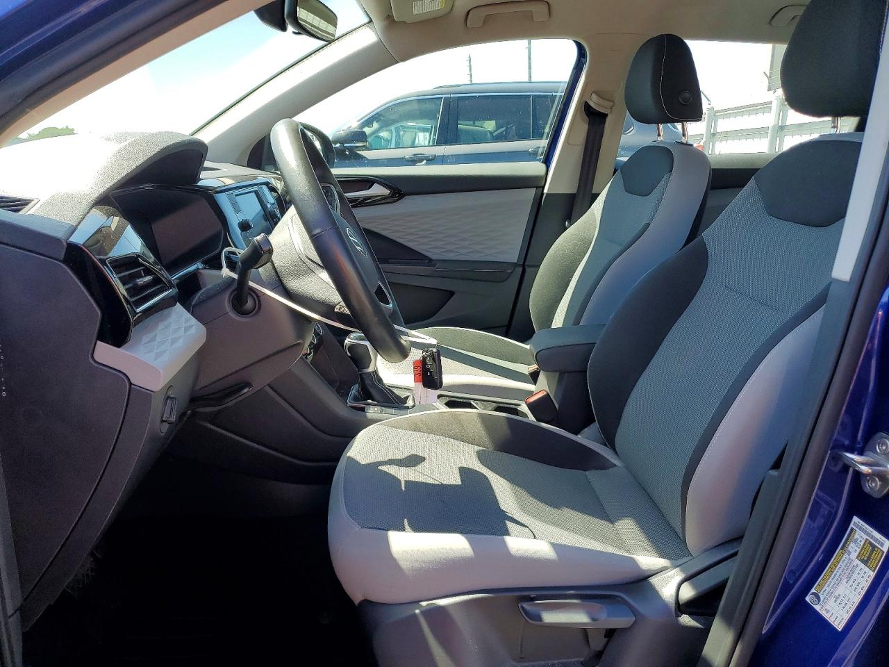 Volkswagen Taos S