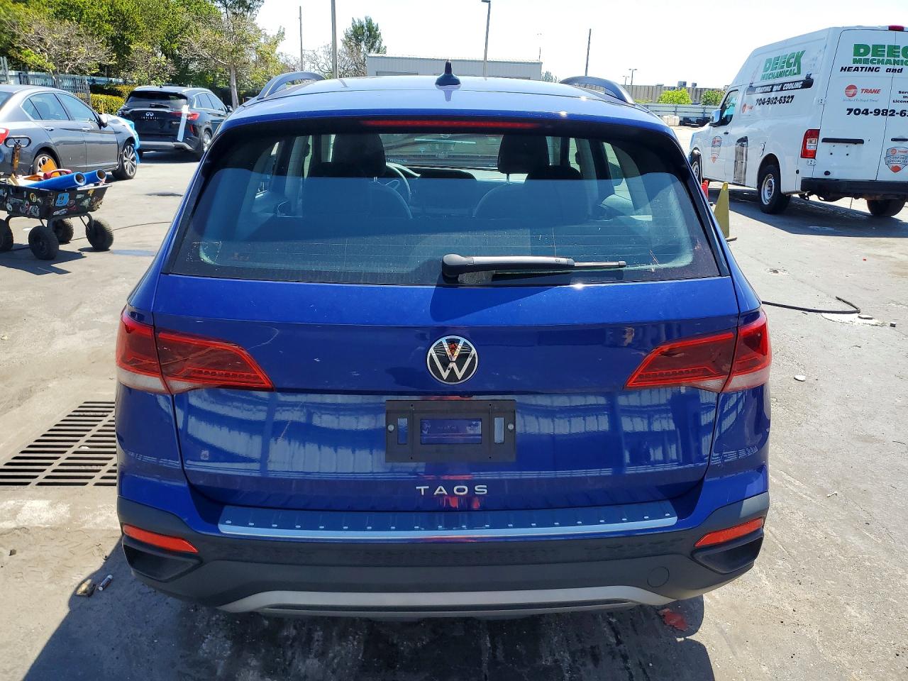 Volkswagen Taos S