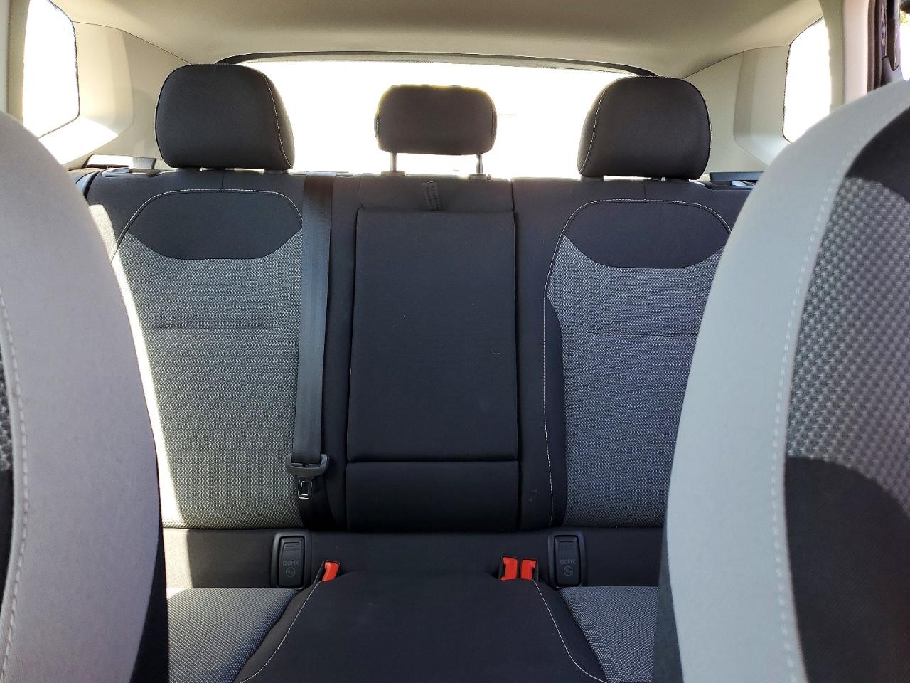 Volkswagen Taos S