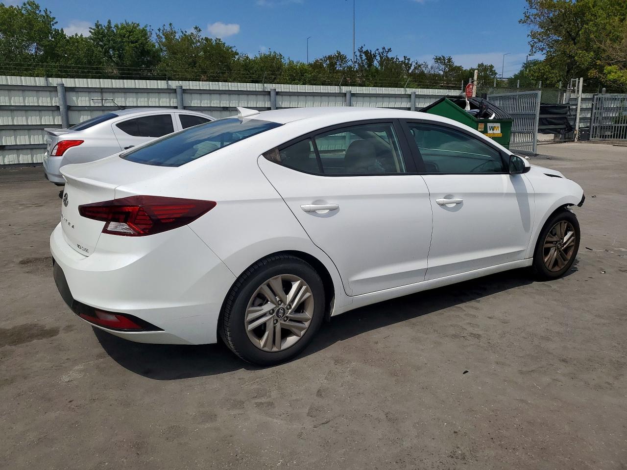 Hyundai ELANTRA Sel