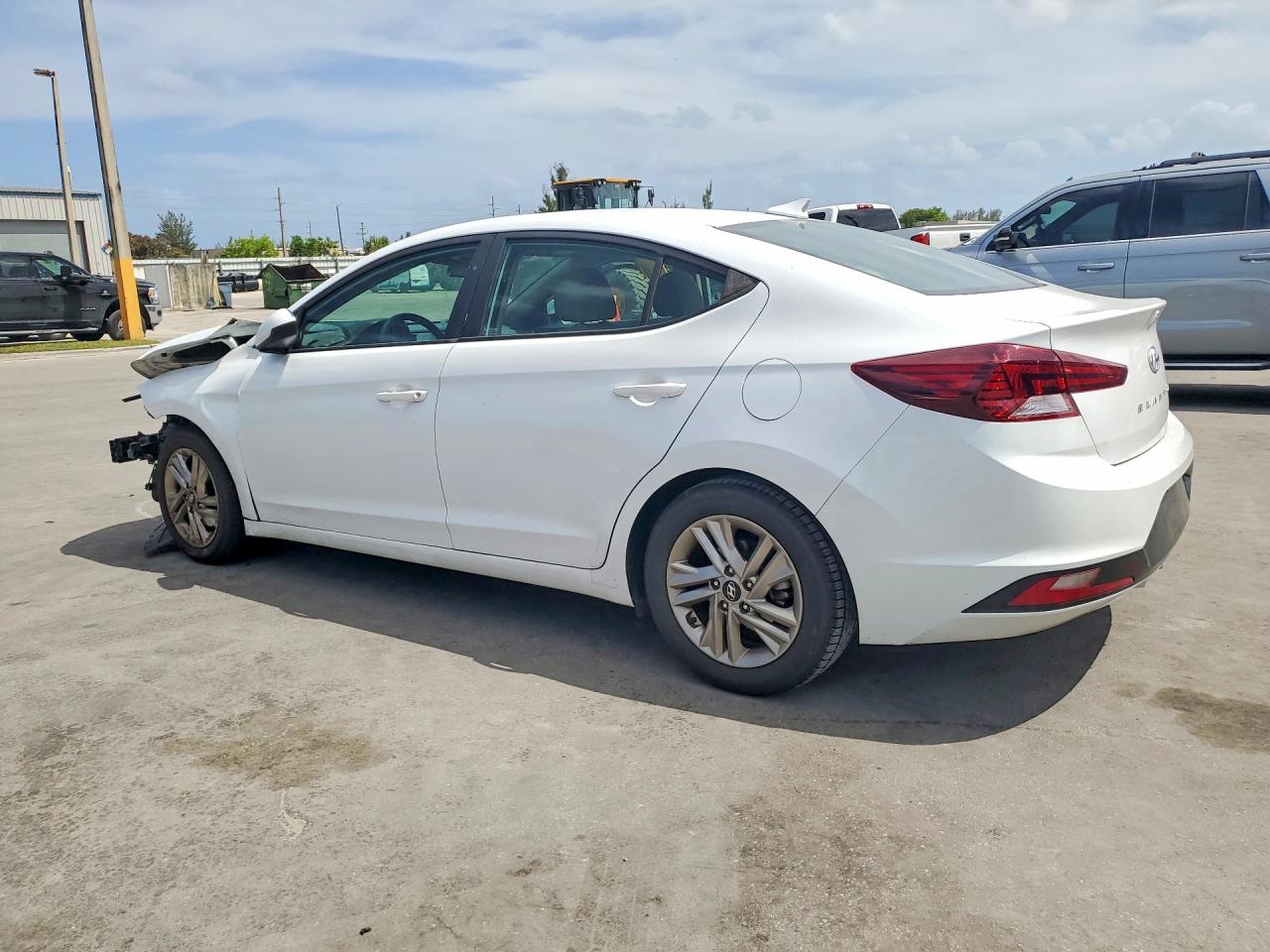 Hyundai ELANTRA Sel
