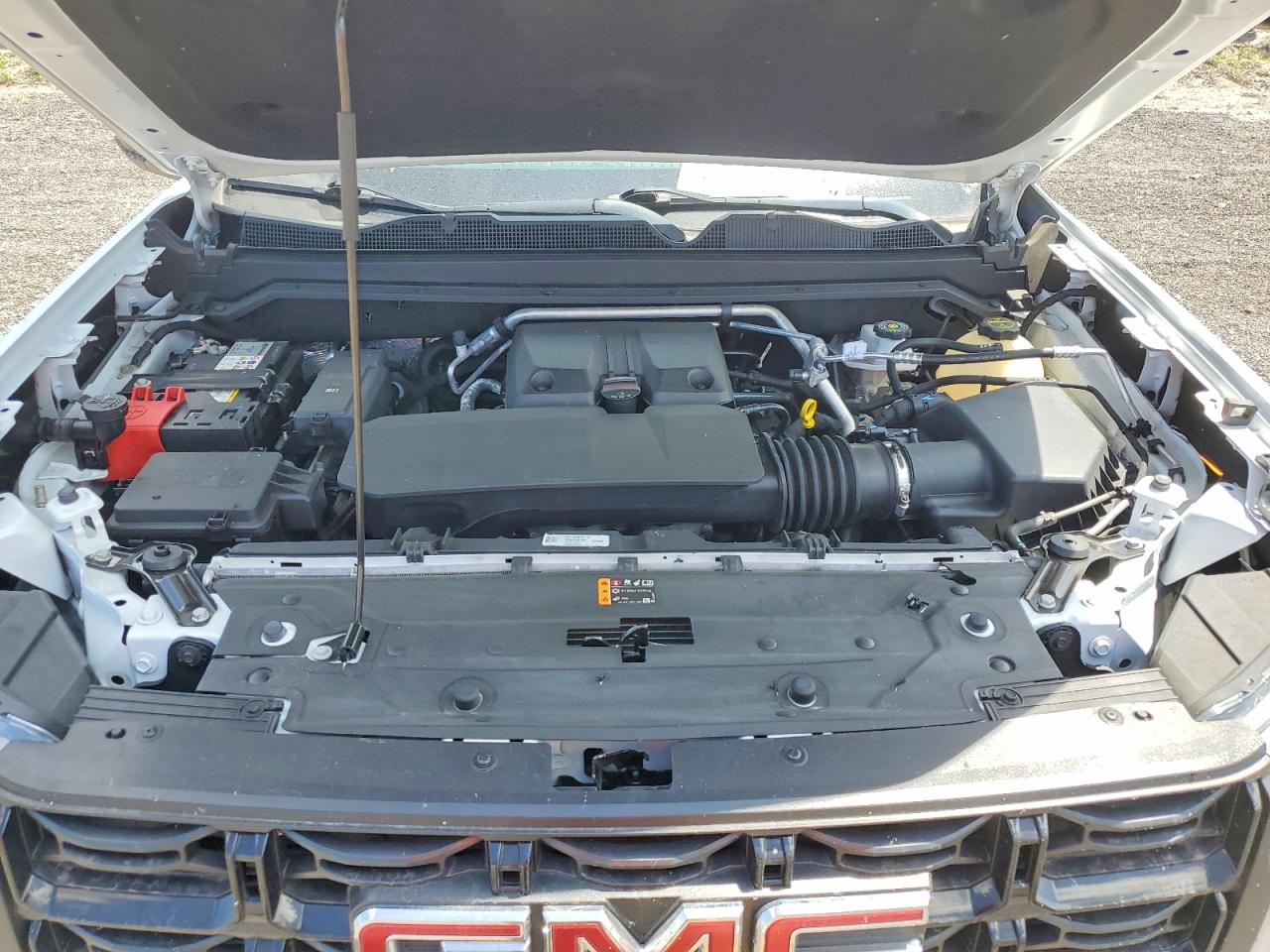 GMC Canyon Elevation