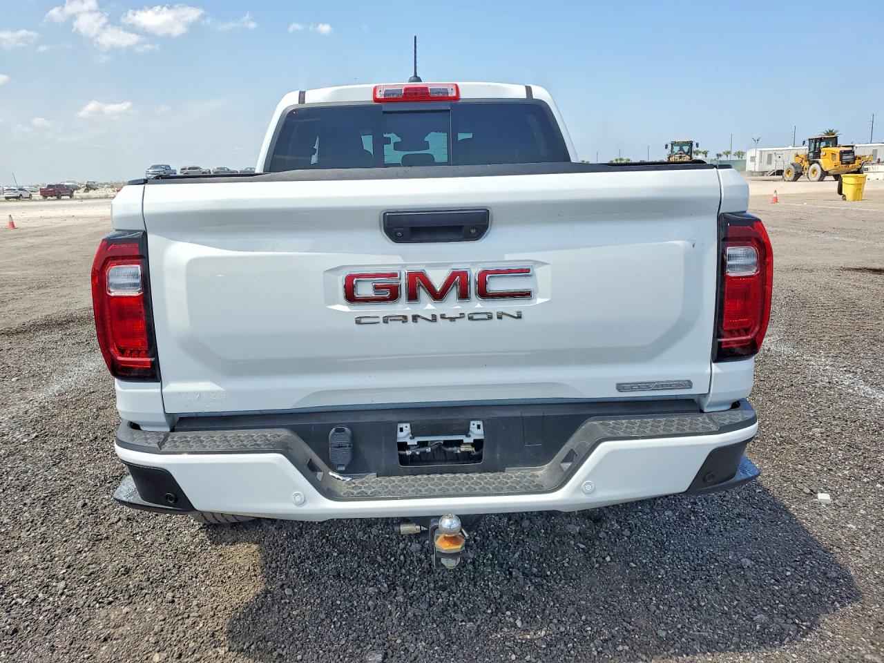 GMC Canyon Elevation