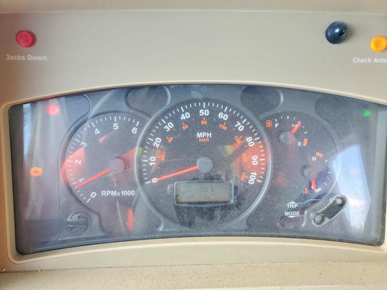 Winnebago Adventurer C