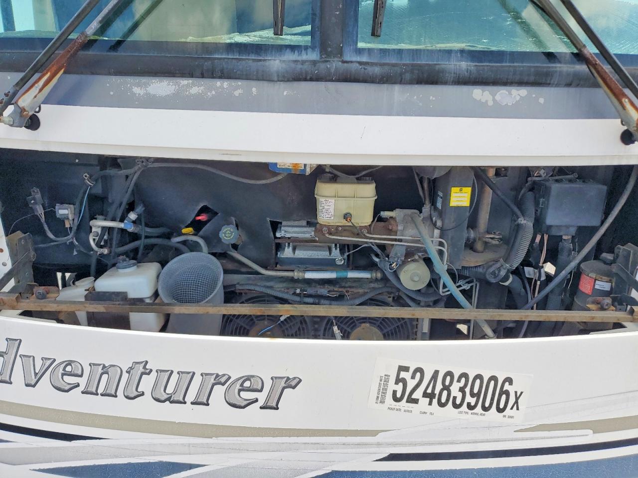 Winnebago Adventurer C