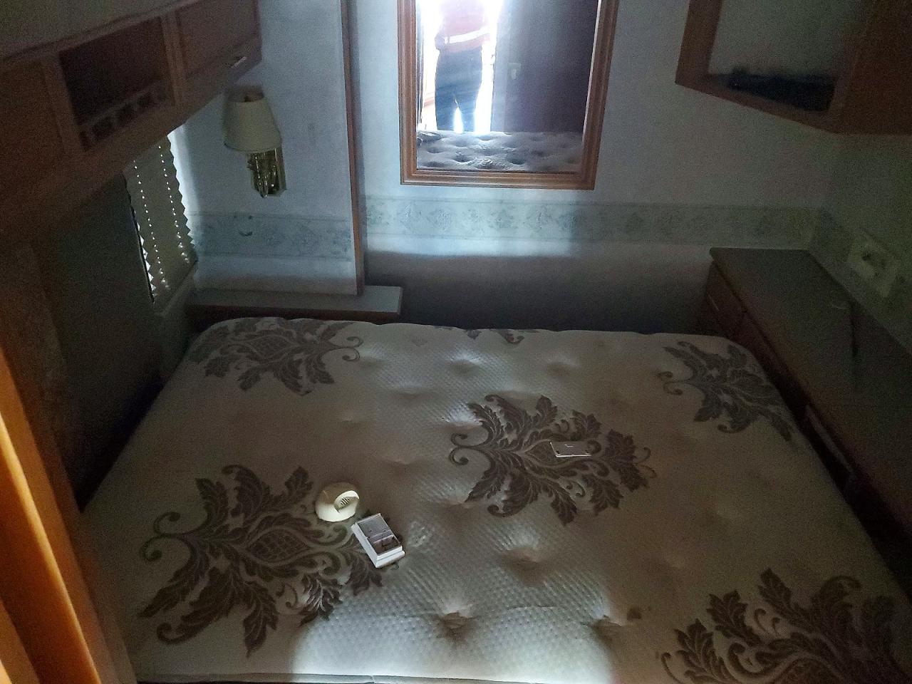 Winnebago Adventurer C