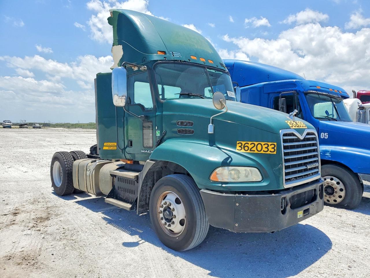2017 Mack 600