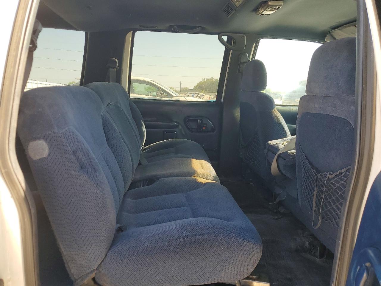 Chevrolet Suburban C2500