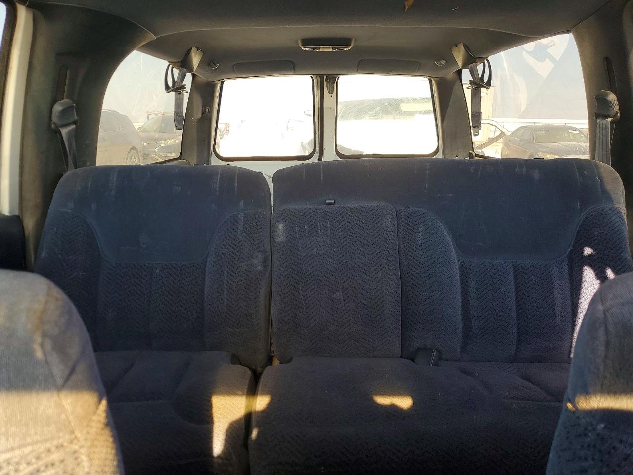 Chevrolet Suburban C2500