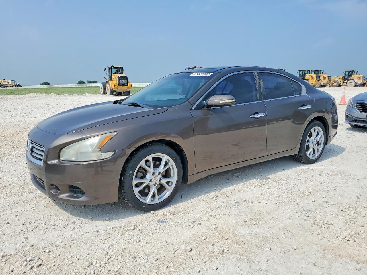 Salvage Nissan Maxima Image
