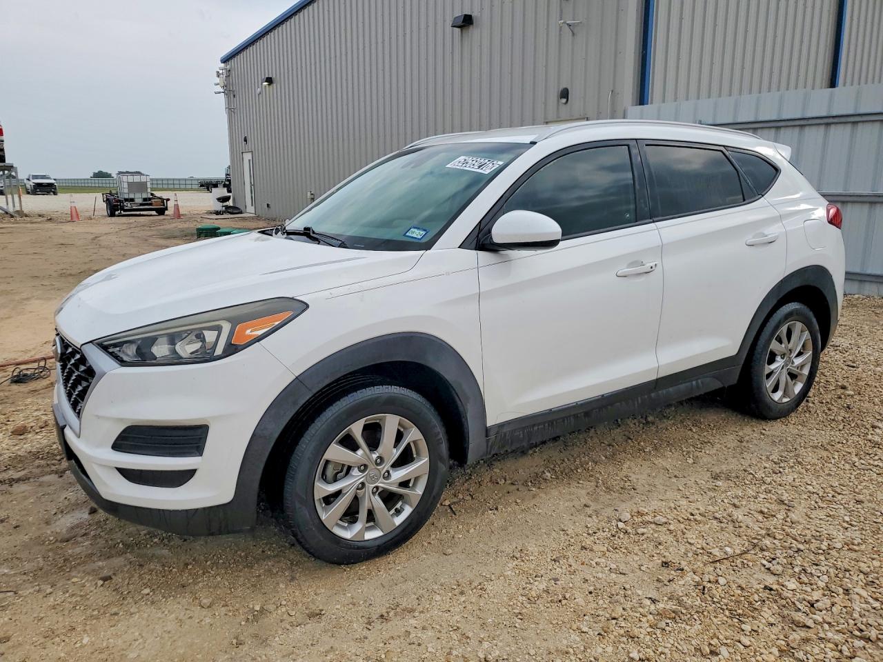 Salvage Hyundai TUCSON Image