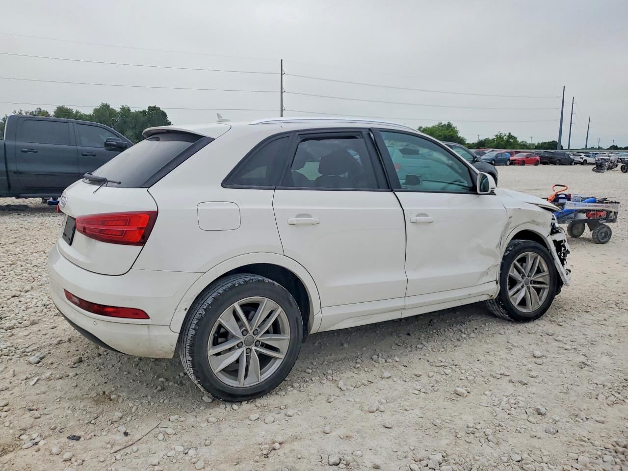Audi Q3 Premium