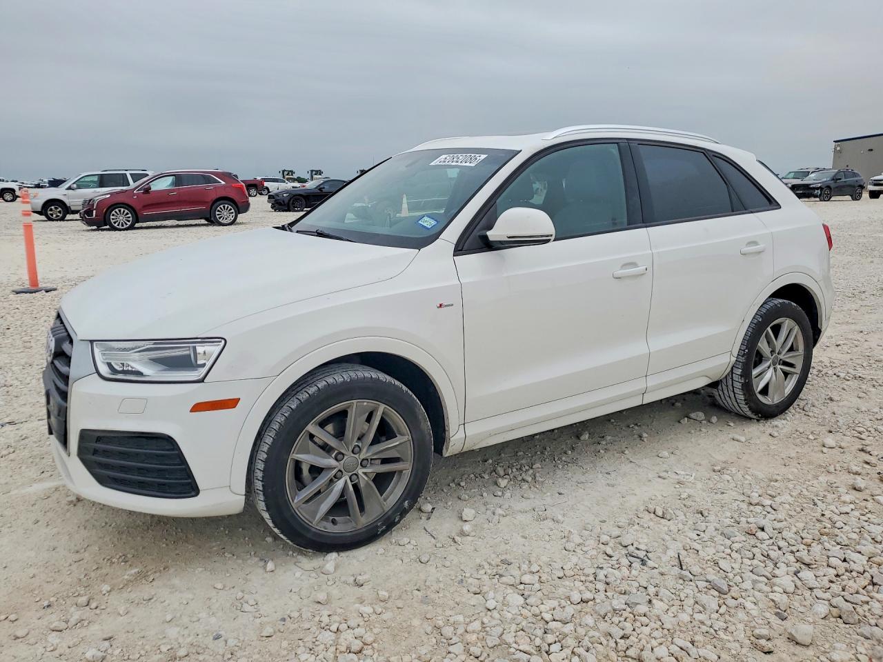 Salvage Audi Q3 Image