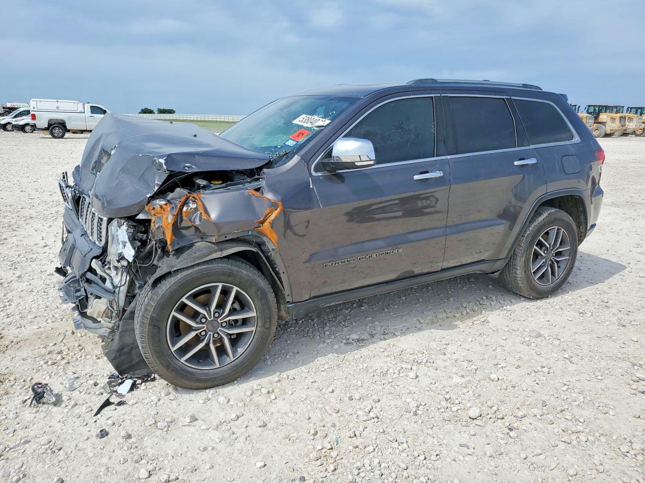 Salvage Jeep Cherokee Image