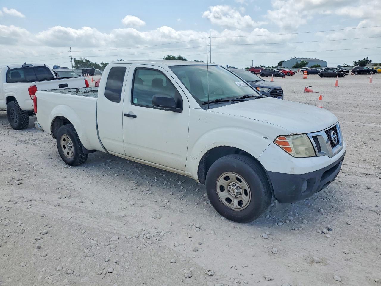 Nissan Frontier S