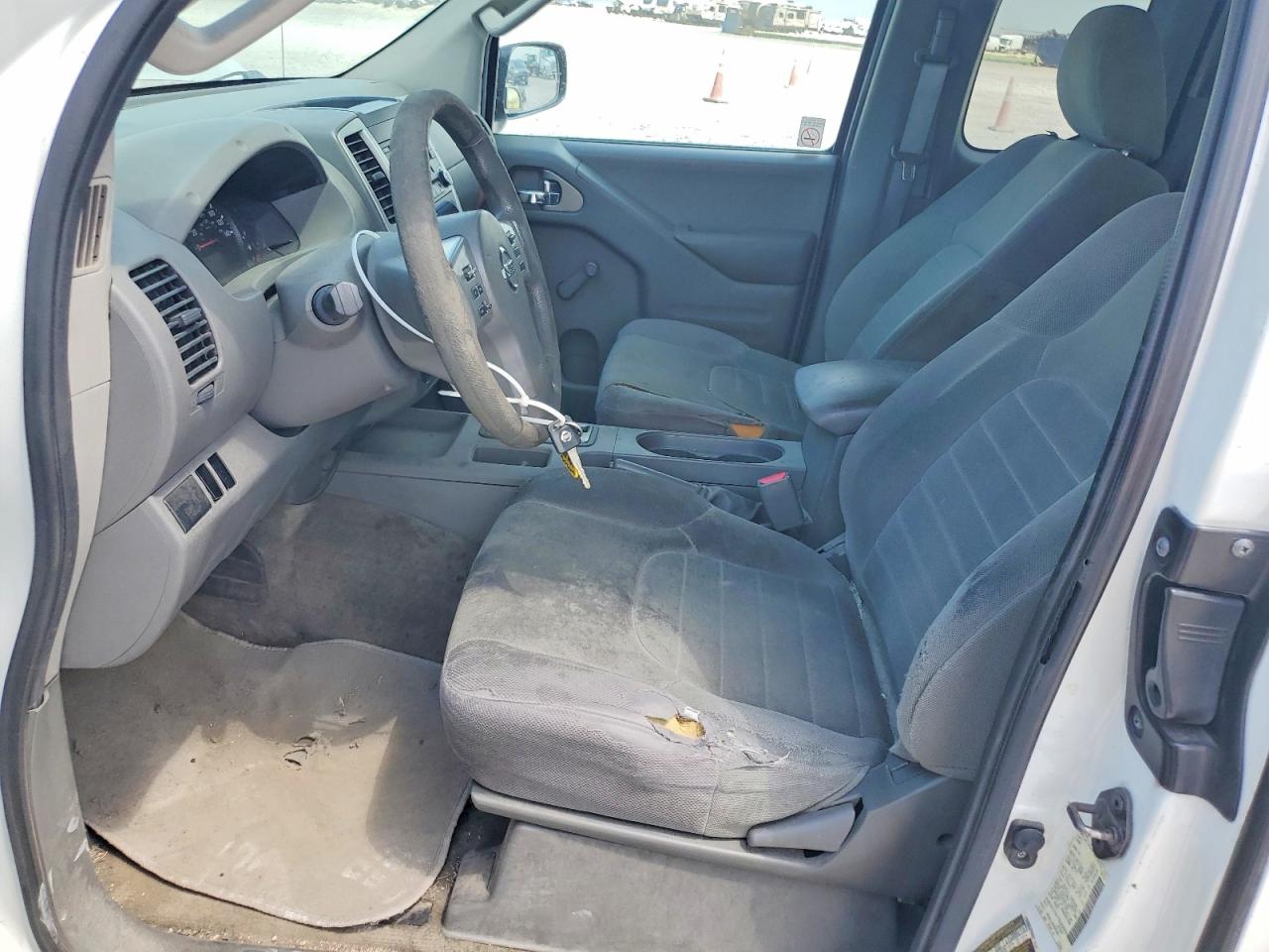 Nissan Frontier S