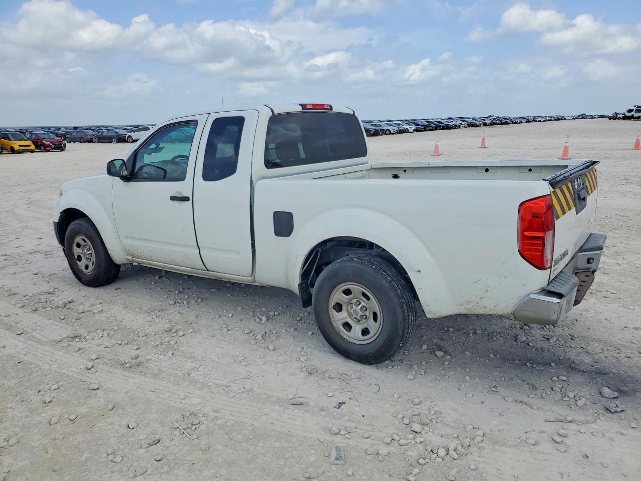 Nissan Frontier S