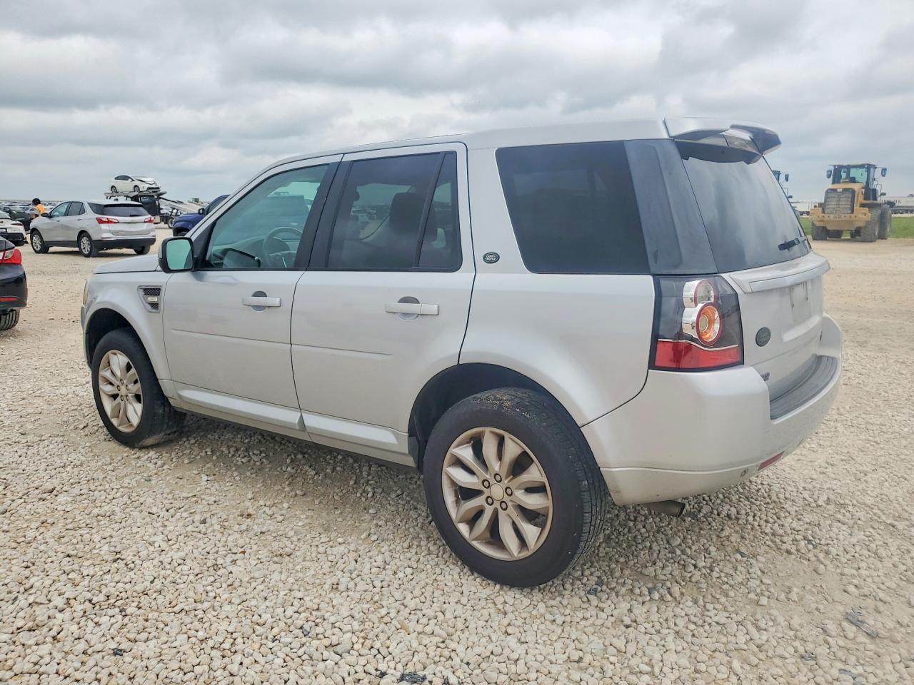 Land Rover LR2 Base