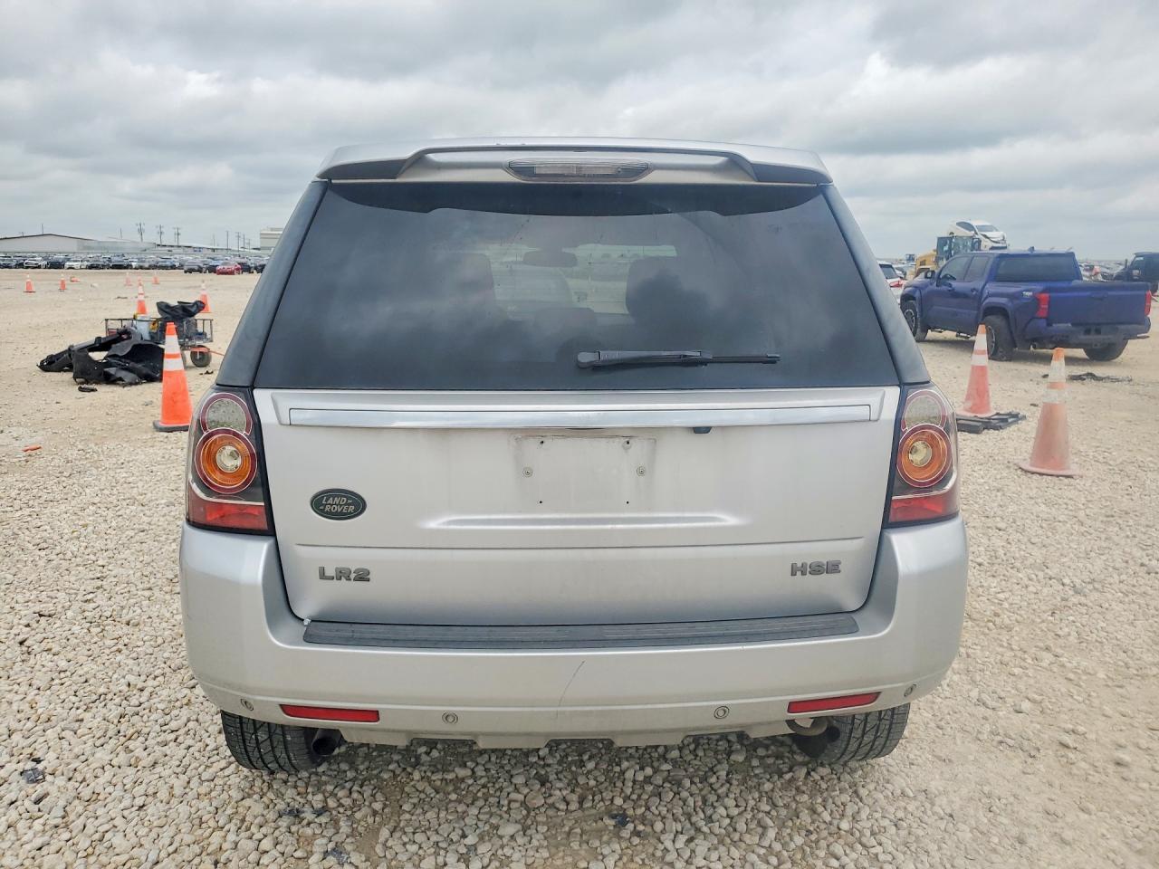 Land Rover LR2 Base