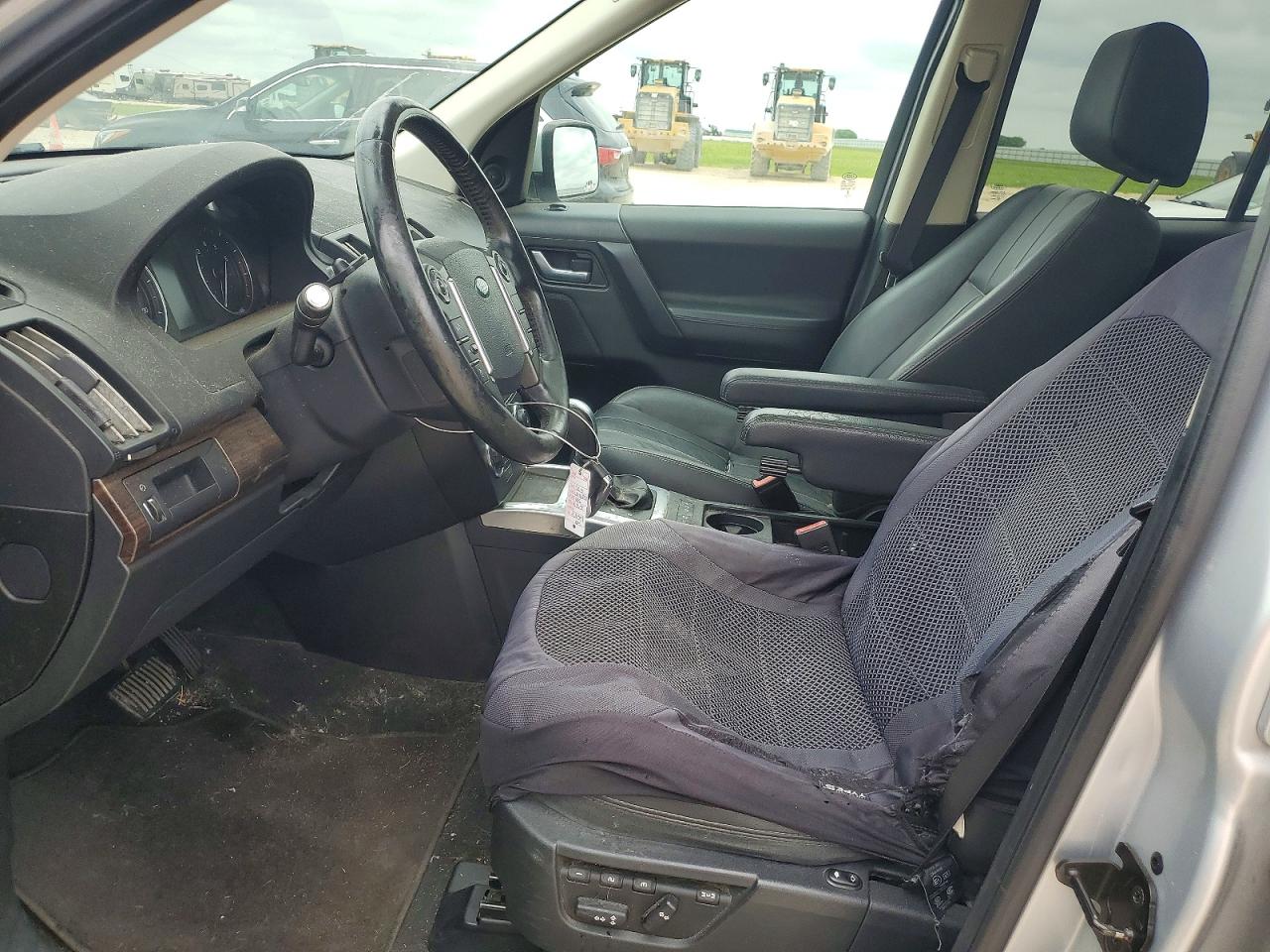 Land Rover LR2 Base