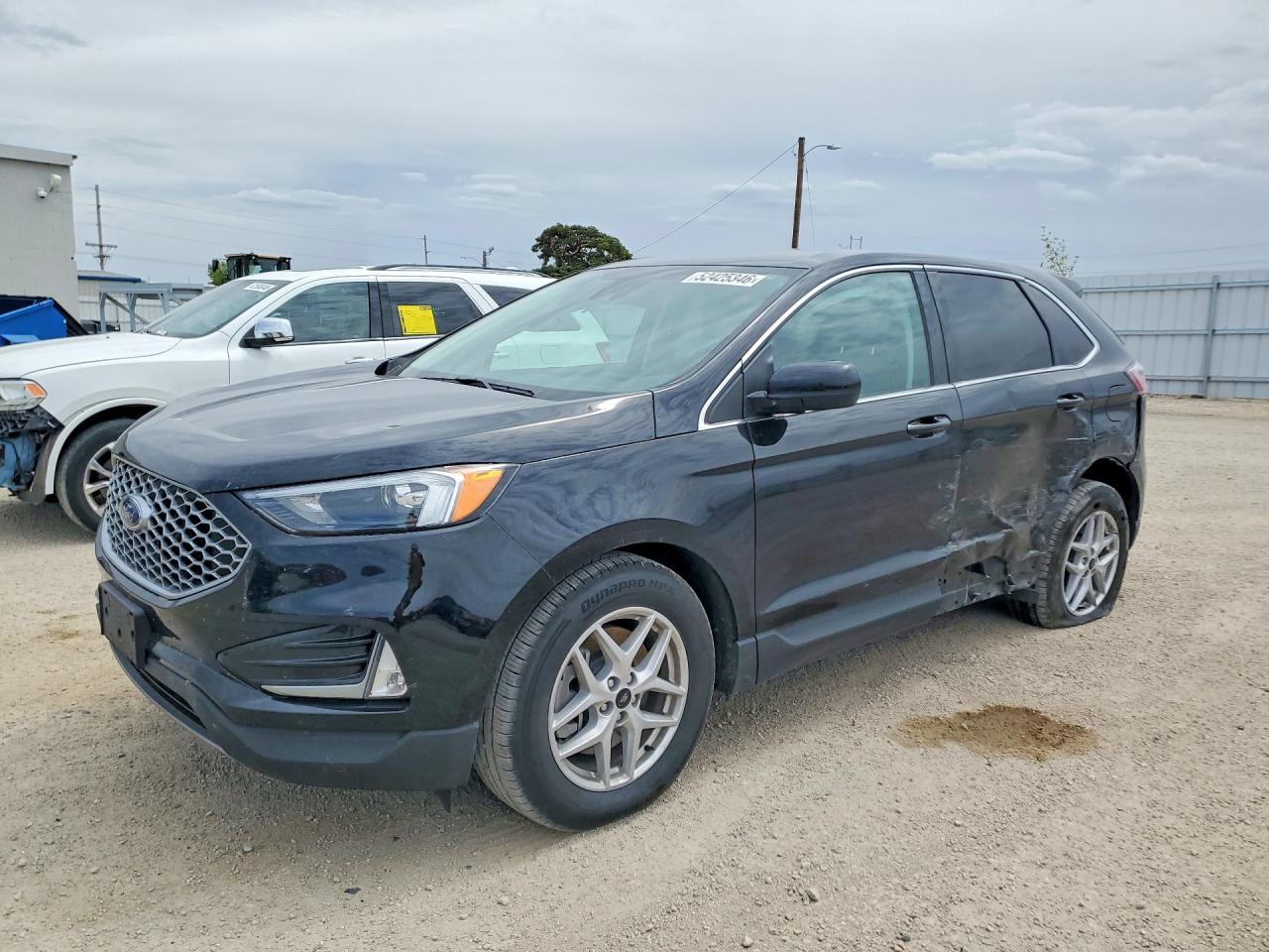 Salvage Ford Edge Image