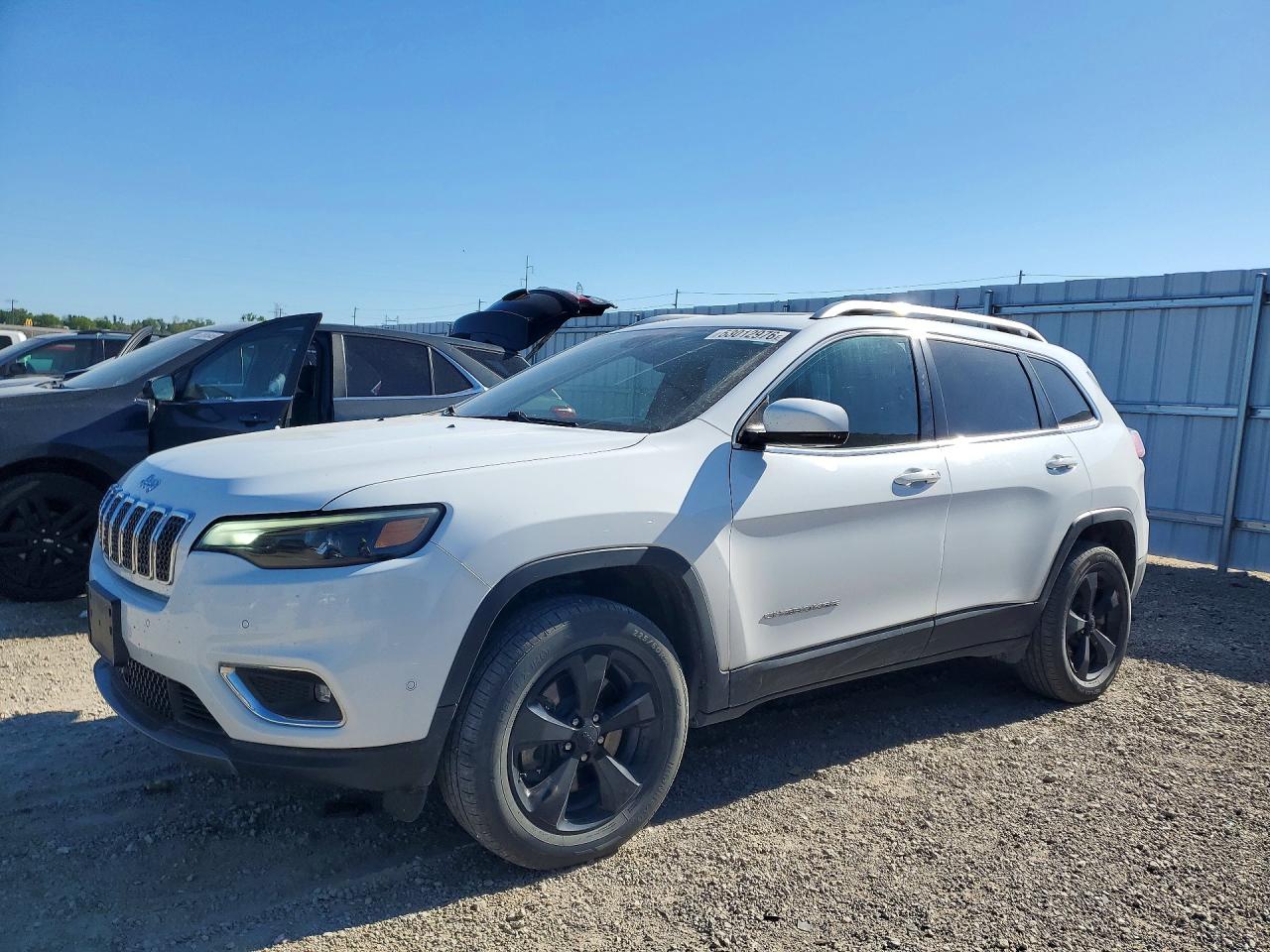 Salvage Jeep Grand Cherokee Image