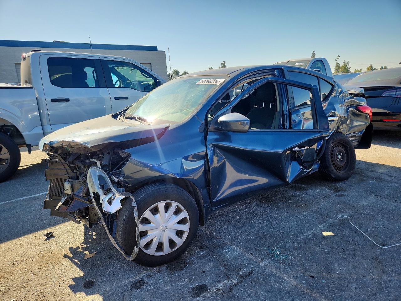 Salvage Nissan Versa Image