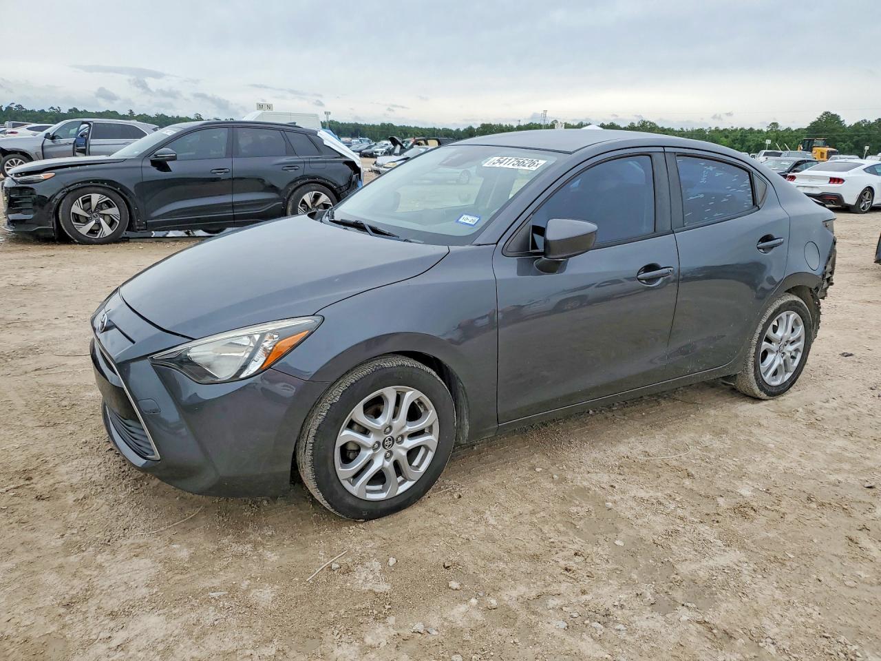 Salvage Toyota Yaris Image