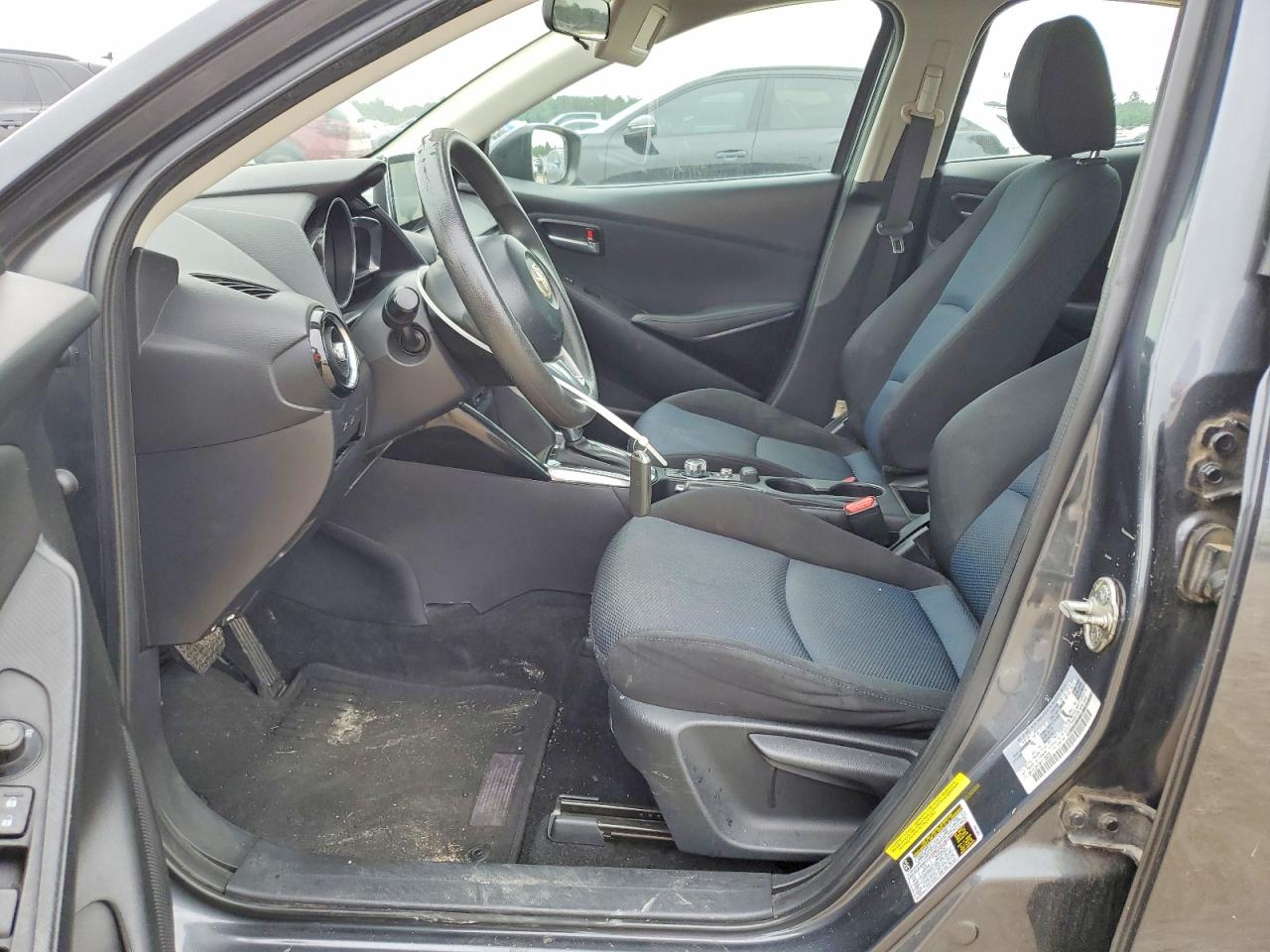 Toyota Yaris Base