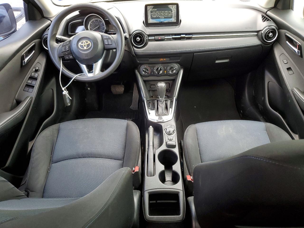 Toyota Yaris Base