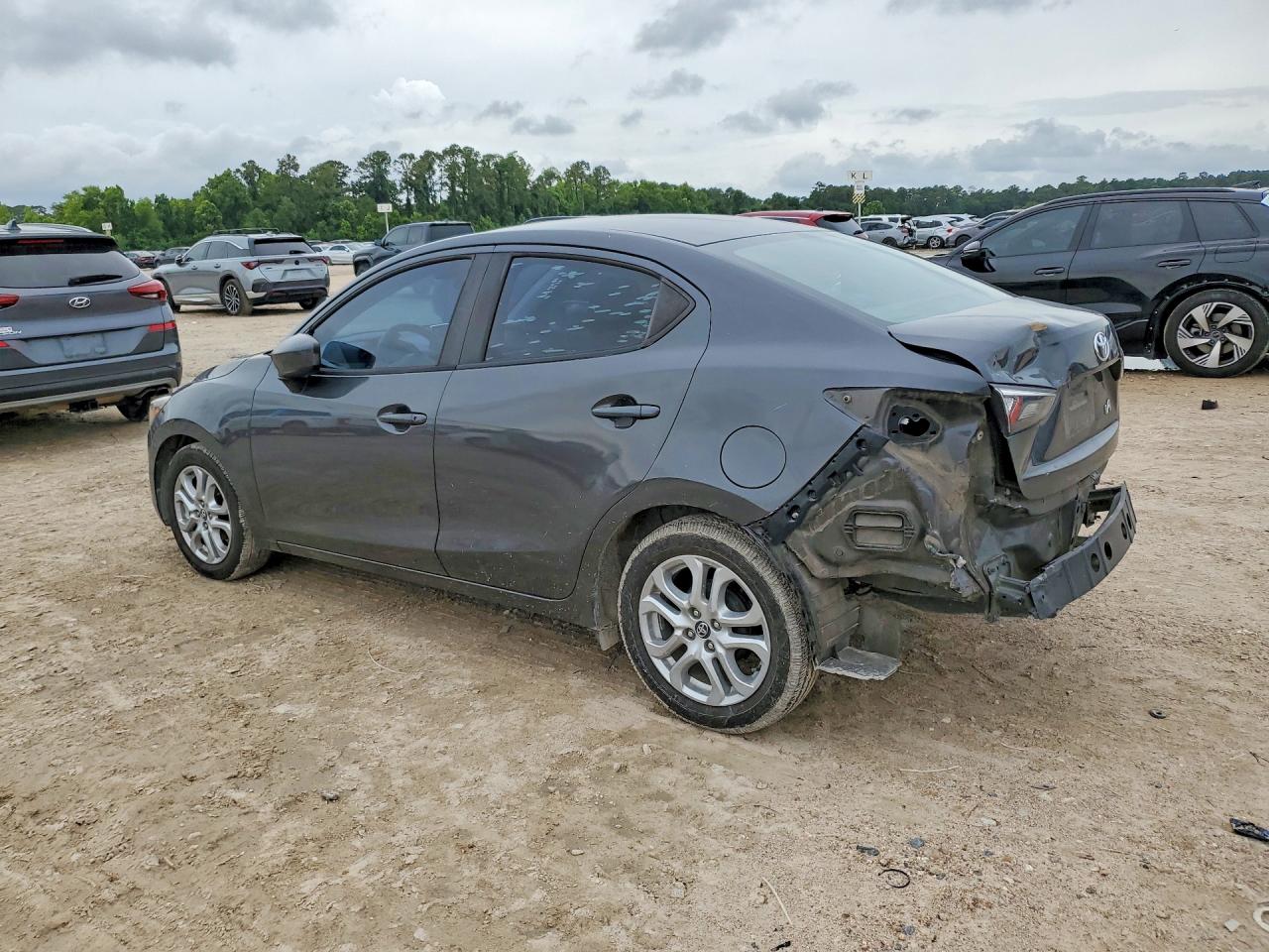 Toyota Yaris Base
