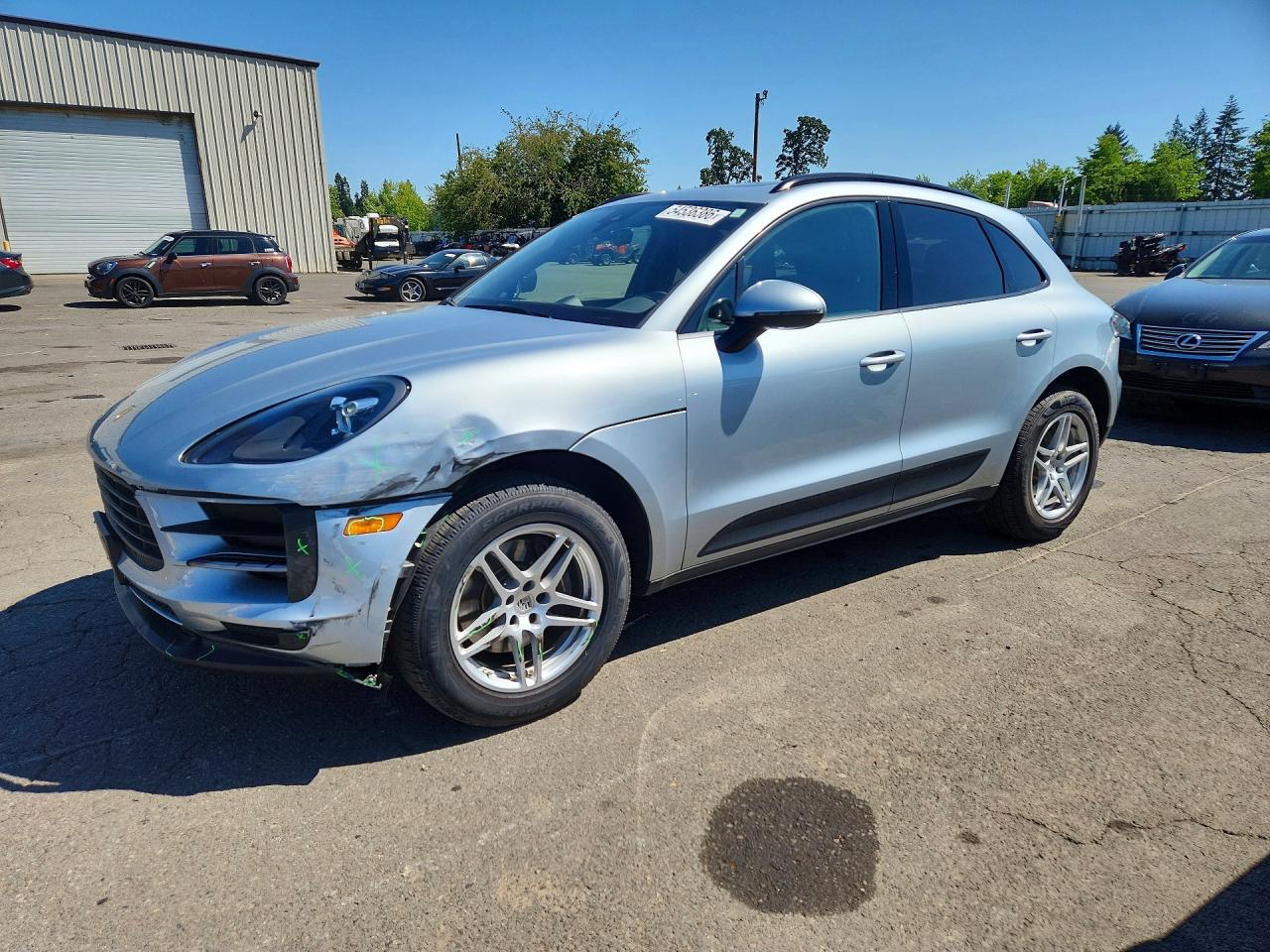 Salvage Porsche Macan Image