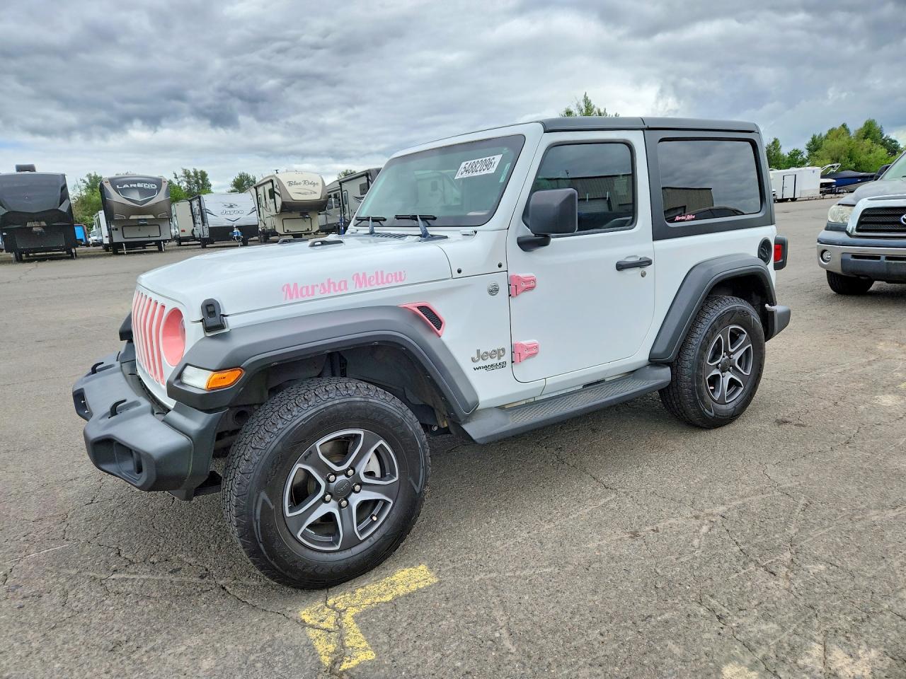 Salvage Jep Wrangler Image