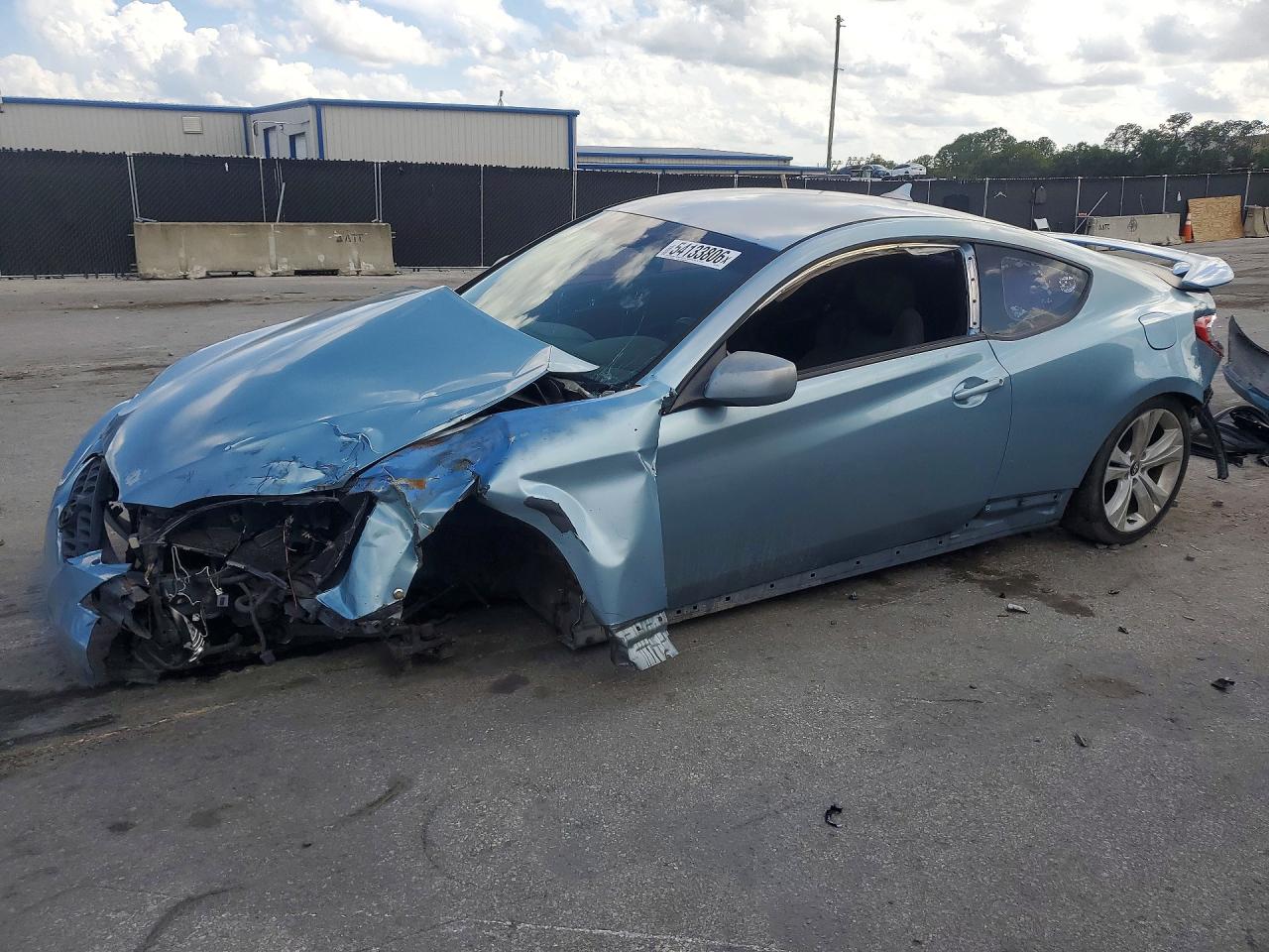 Salvage Hyundai Genesis Image