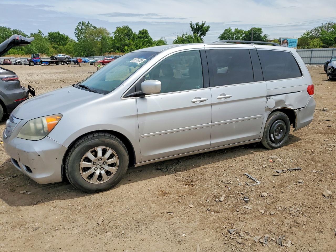 Salvage Honda Odyssey Image