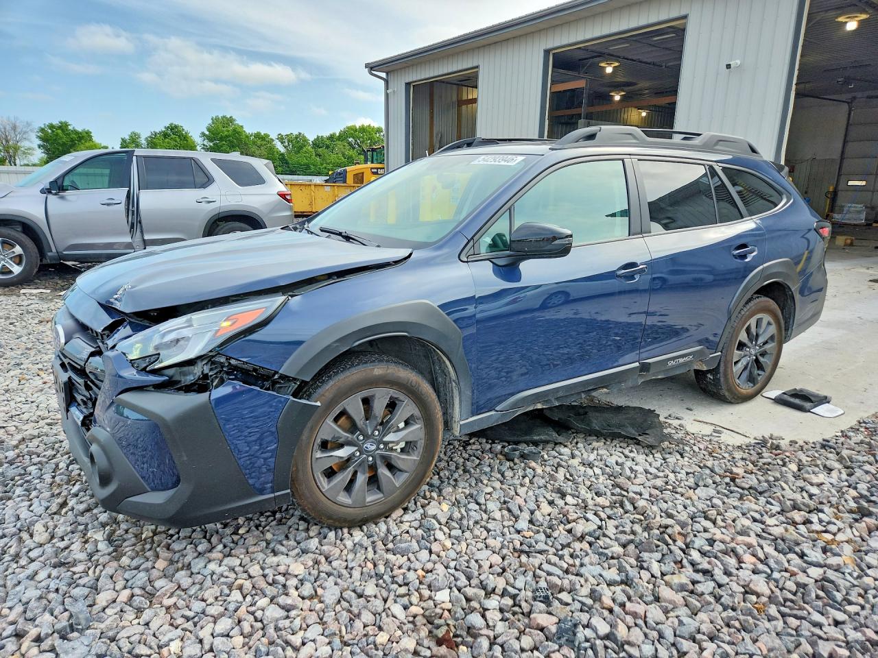 Salvage Subaru Outback Image
