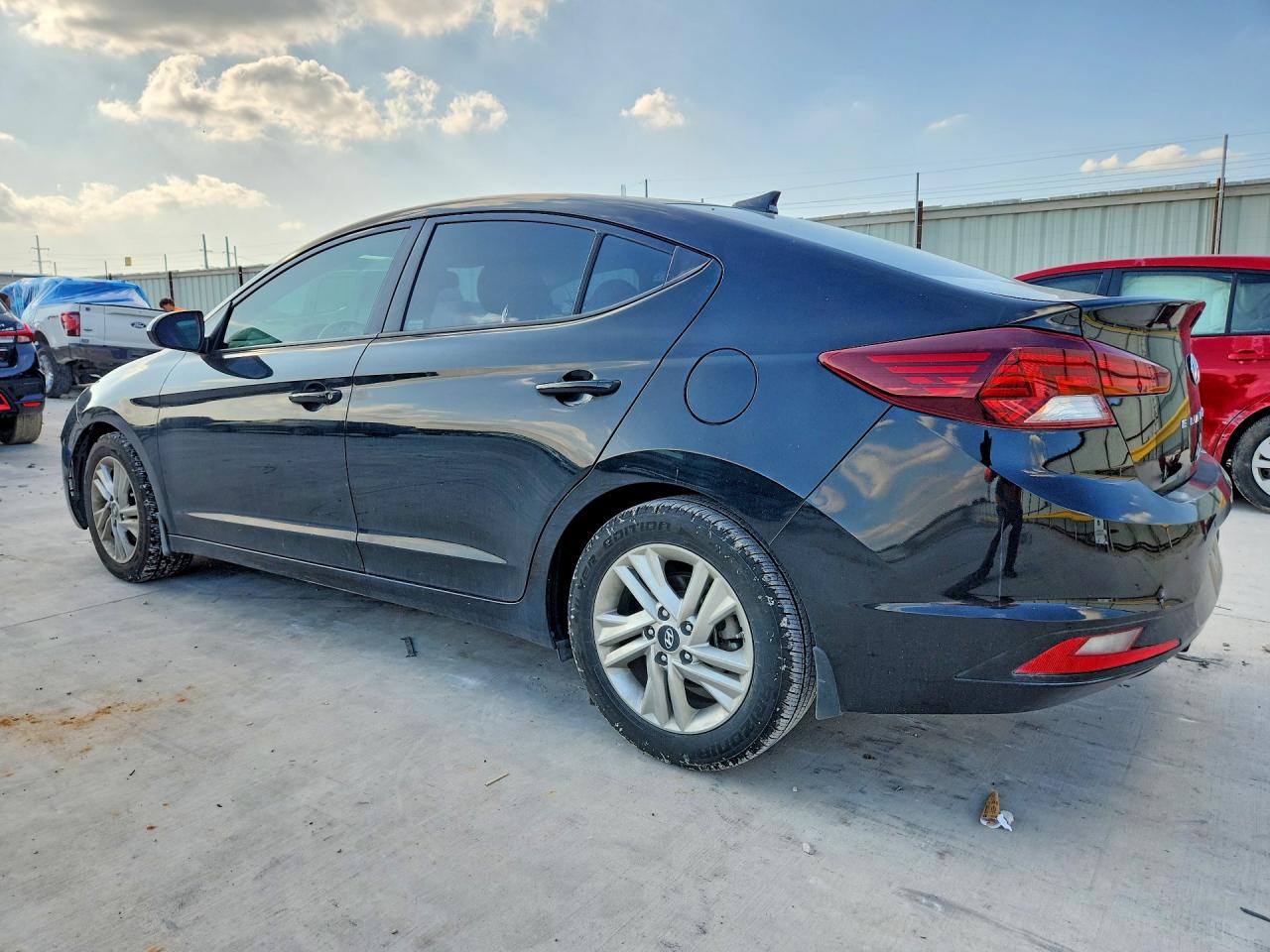 Hyundai ELANTRA Value Edition