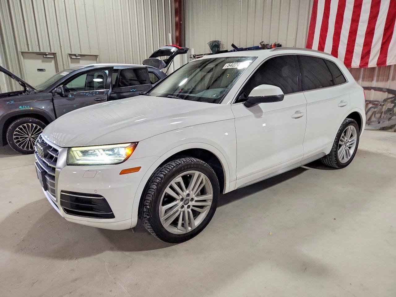 Salvage Audi Q5 Image