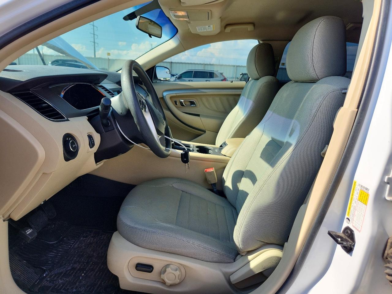 Ford Taurus Se