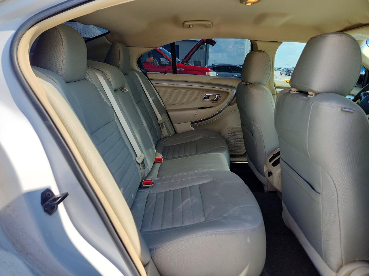 Ford Taurus Se
