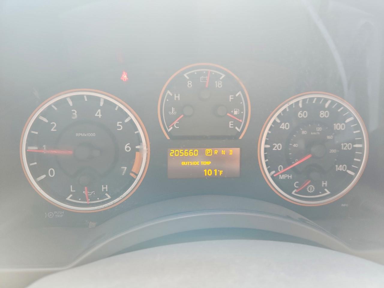 Nissan Titan Sv