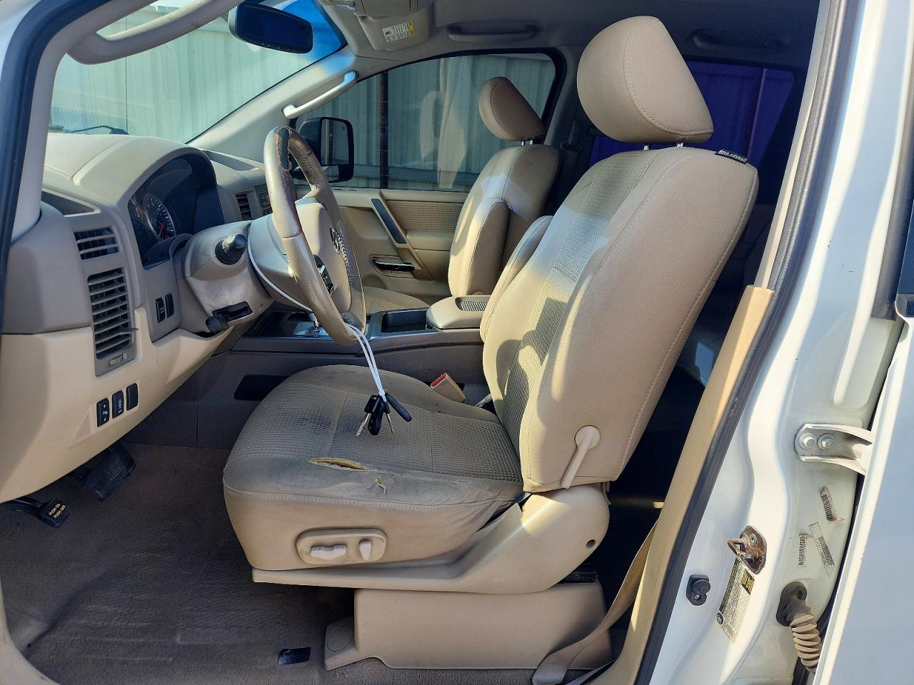 Nissan Titan Sv