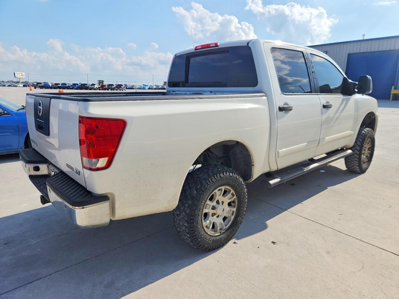 Nissan Titan Sv