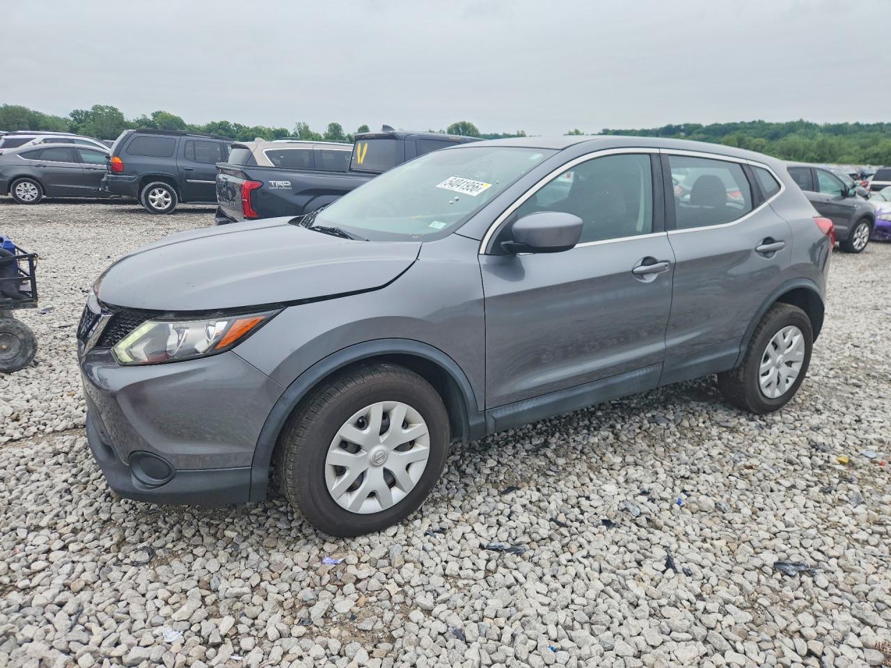 Salvage Nissan Rogue Image