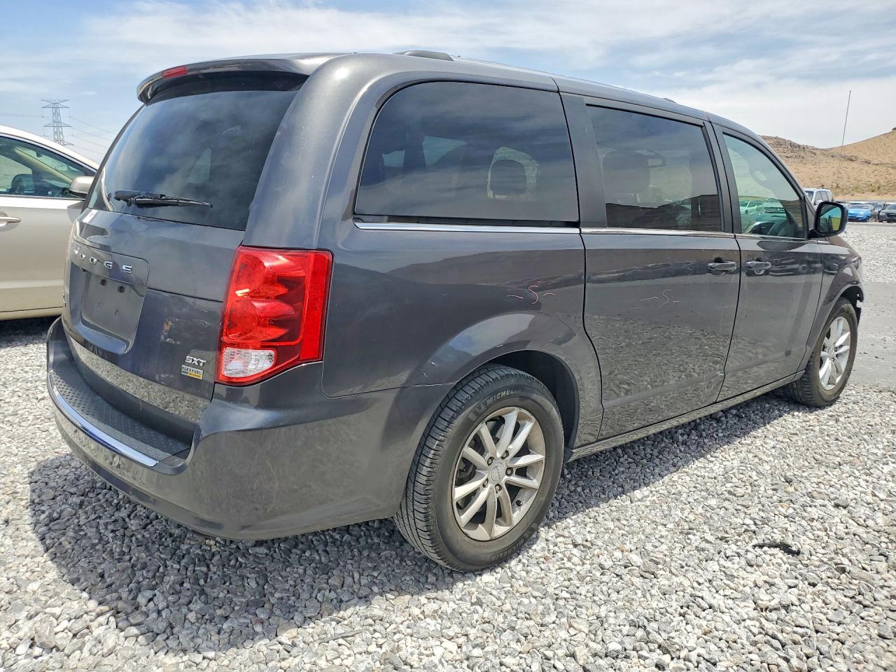 Dodge Caravan Sxt