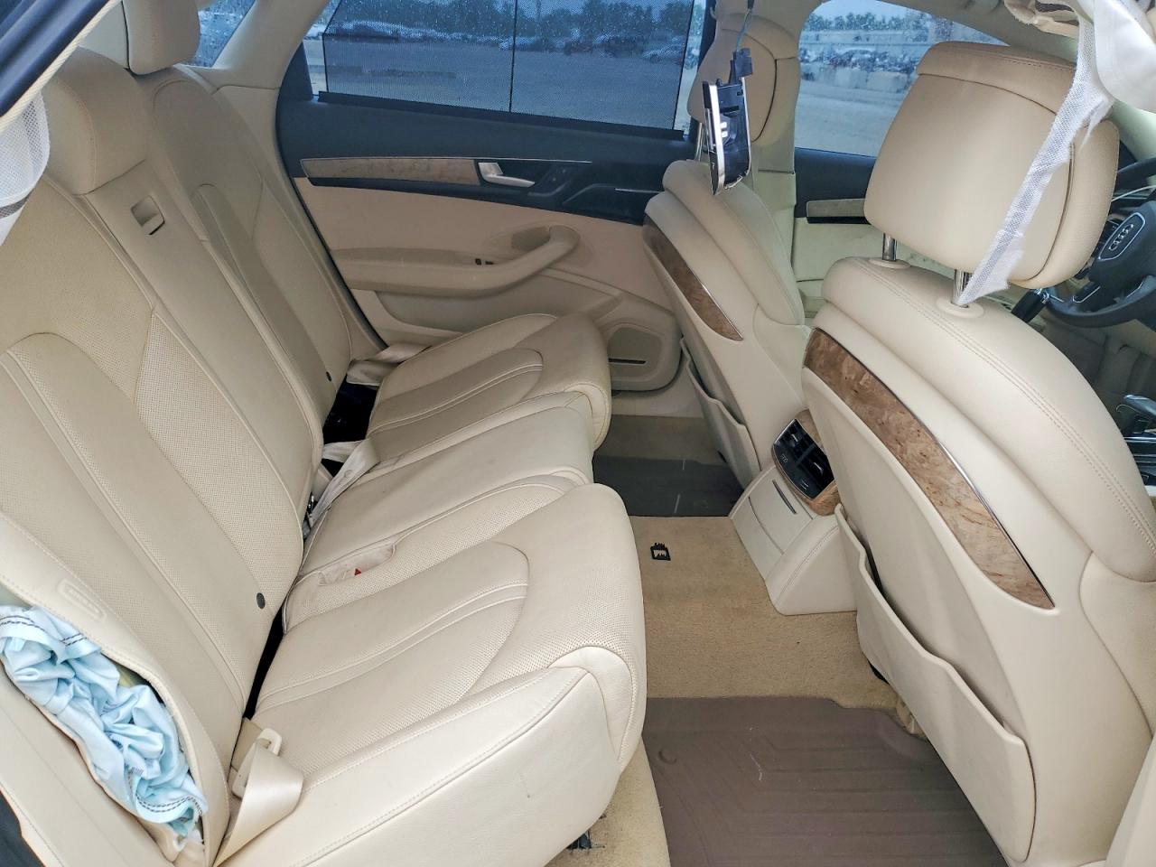 Audi A8 L Quattro