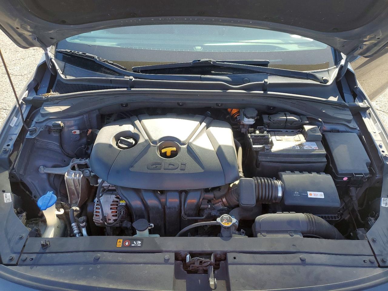 Hyundai ELANTRA Base