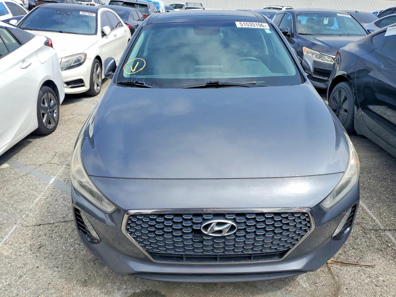 Hyundai ELANTRA Base