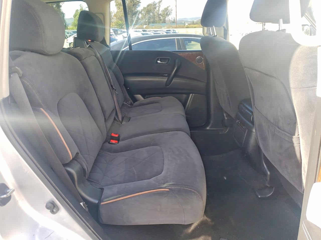 Nissan Armada Sv
